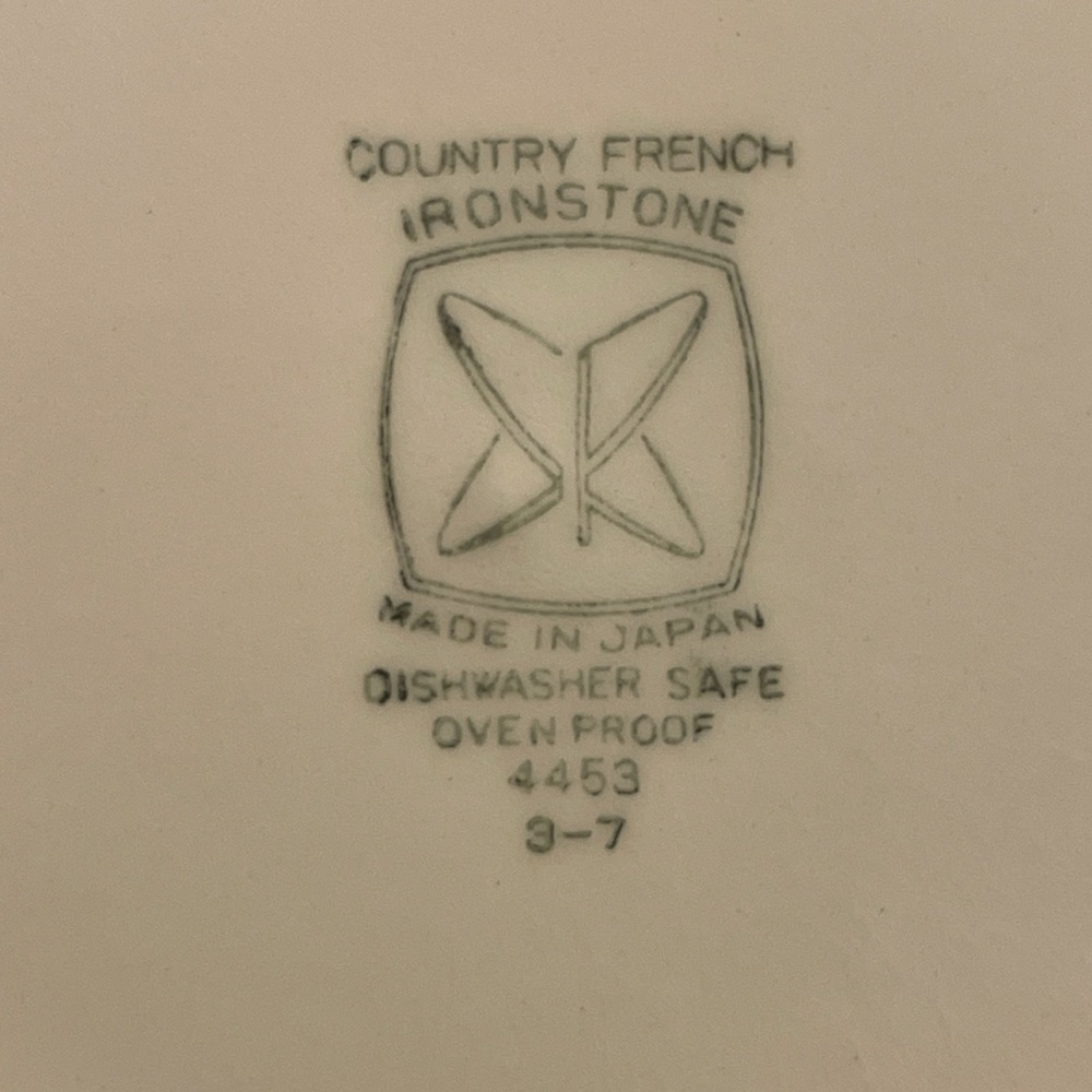 "Country French" pattern of Sears
Ironstone. 4- saucers. - Picture 2 of 4